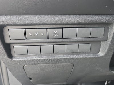 2026 Mitsubishi Outlander LE