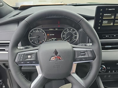 2026 Mitsubishi Outlander LE