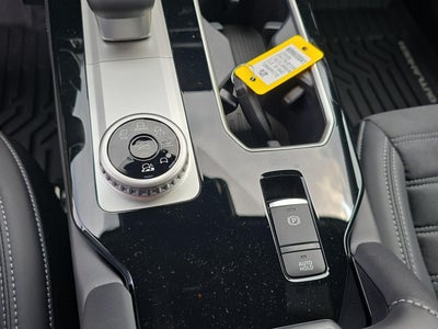 2026 Mitsubishi Outlander LE