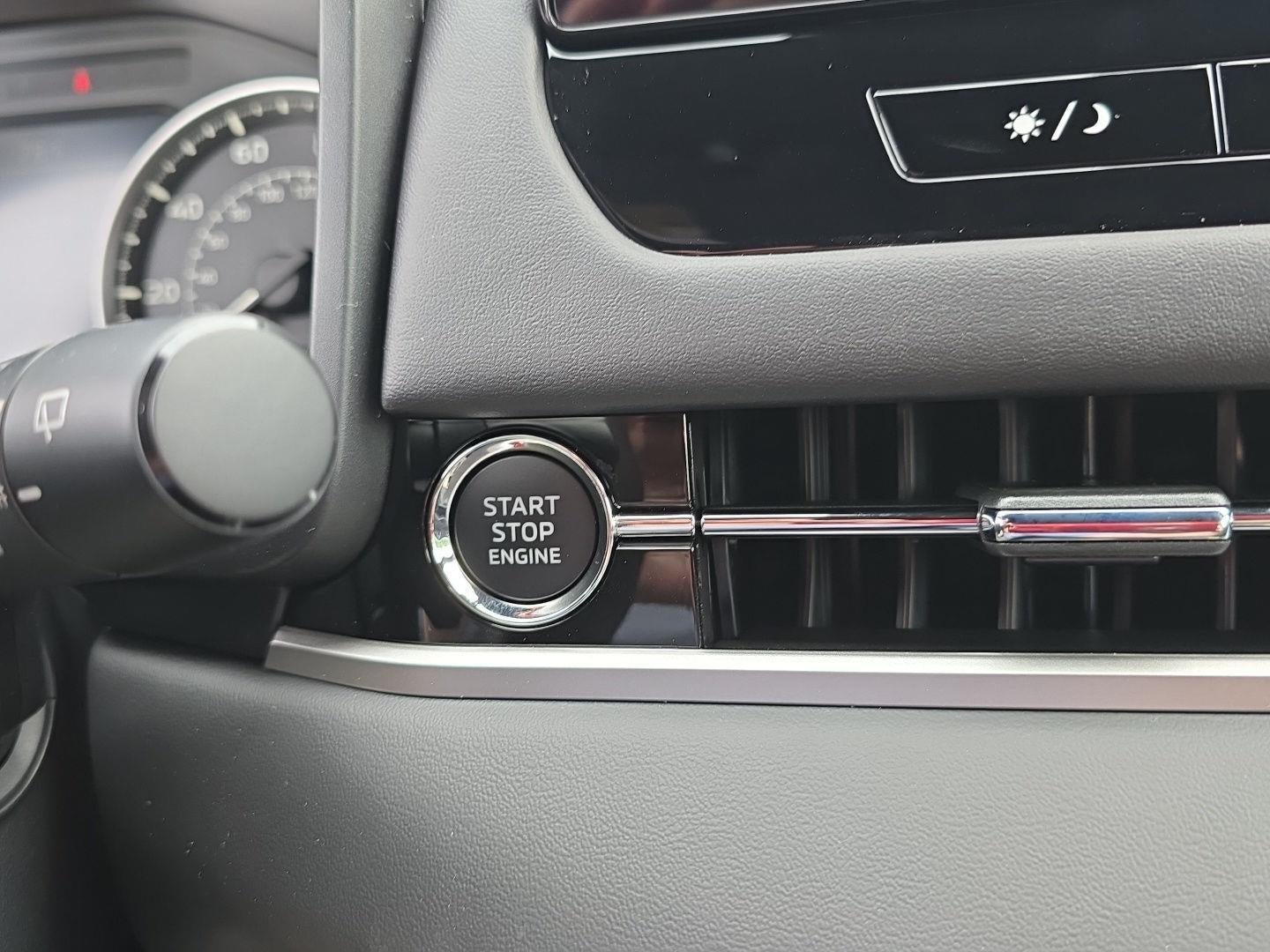 2026 Mitsubishi Outlander LE