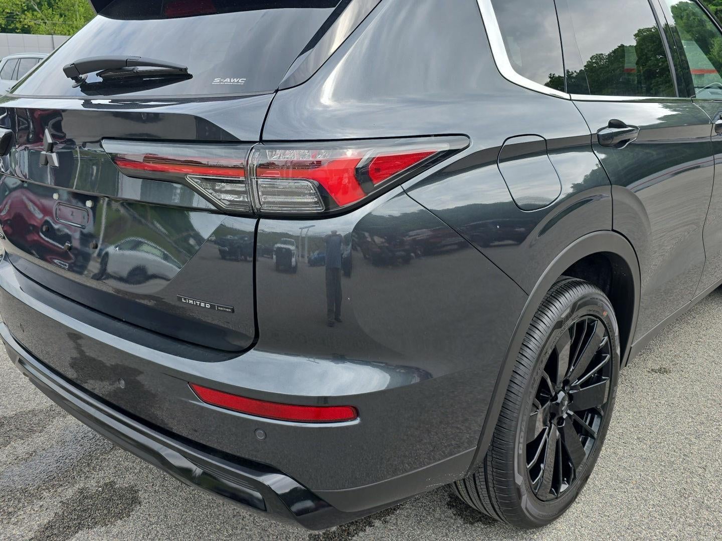 2026 Mitsubishi Outlander LE