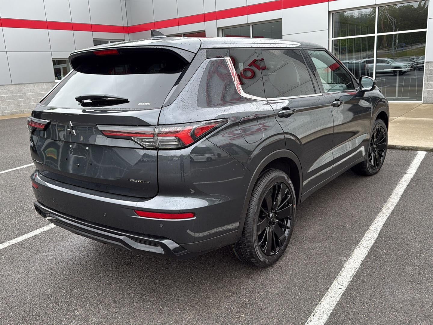2026 Mitsubishi Outlander LE