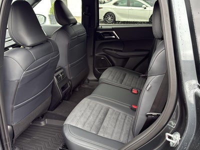 2026 Mitsubishi Outlander LE