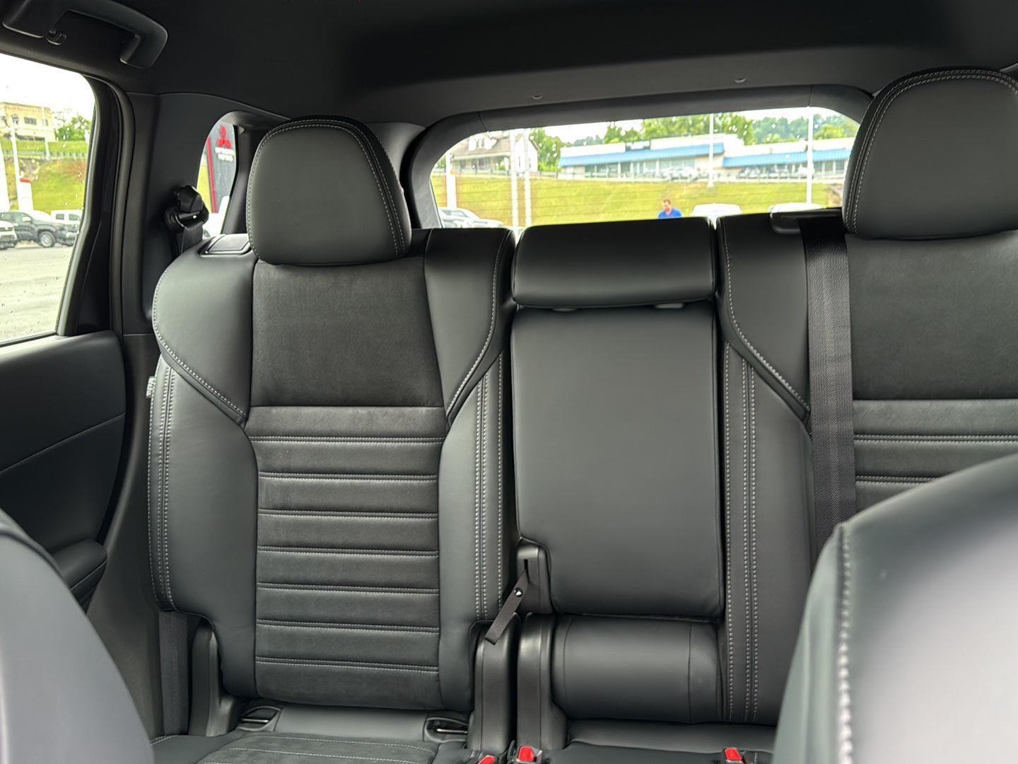2026 Mitsubishi Outlander LE