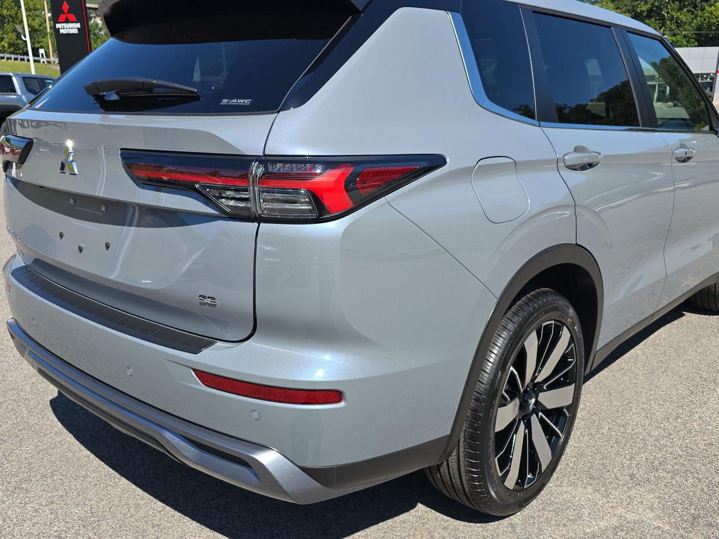 2026 Mitsubishi Outlander SE