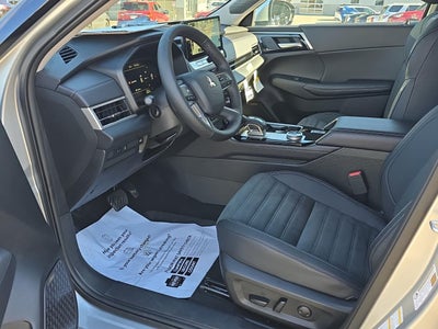 2026 Mitsubishi Outlander SE