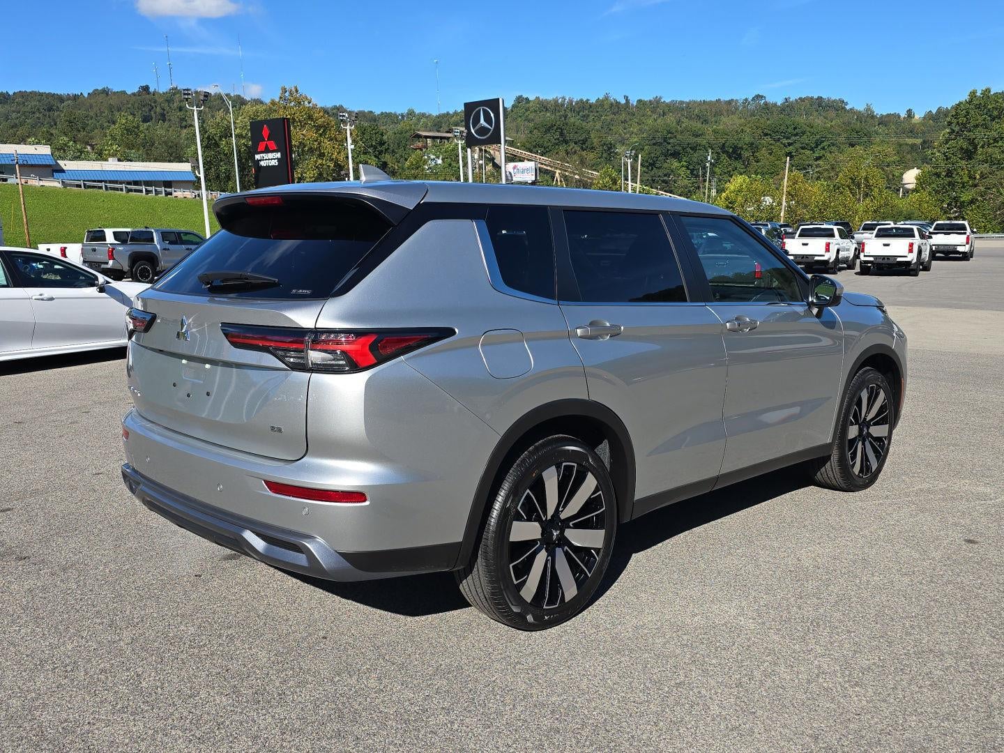 2026 Mitsubishi Outlander SE