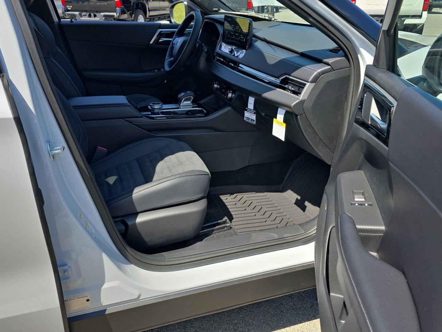 2026 Mitsubishi OUTLANDER LE S-AWC