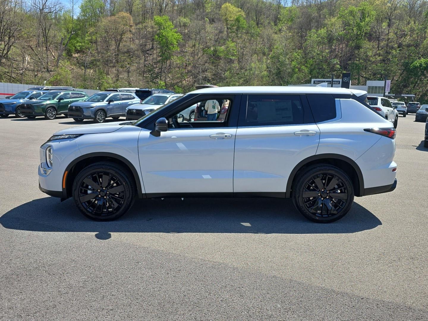 2026 Mitsubishi OUTLANDER LE S-AWC