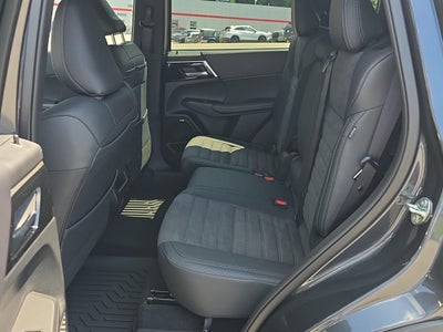 2026 Mitsubishi Outlander LE