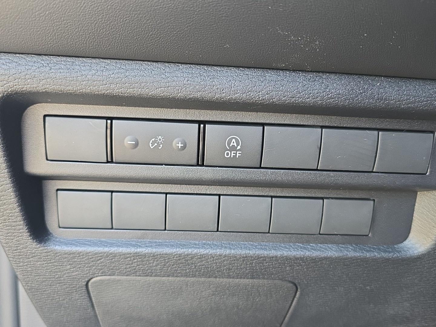 2026 Mitsubishi Outlander LE