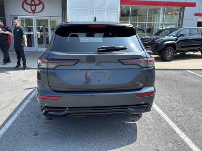 2026 Mitsubishi Outlander LE