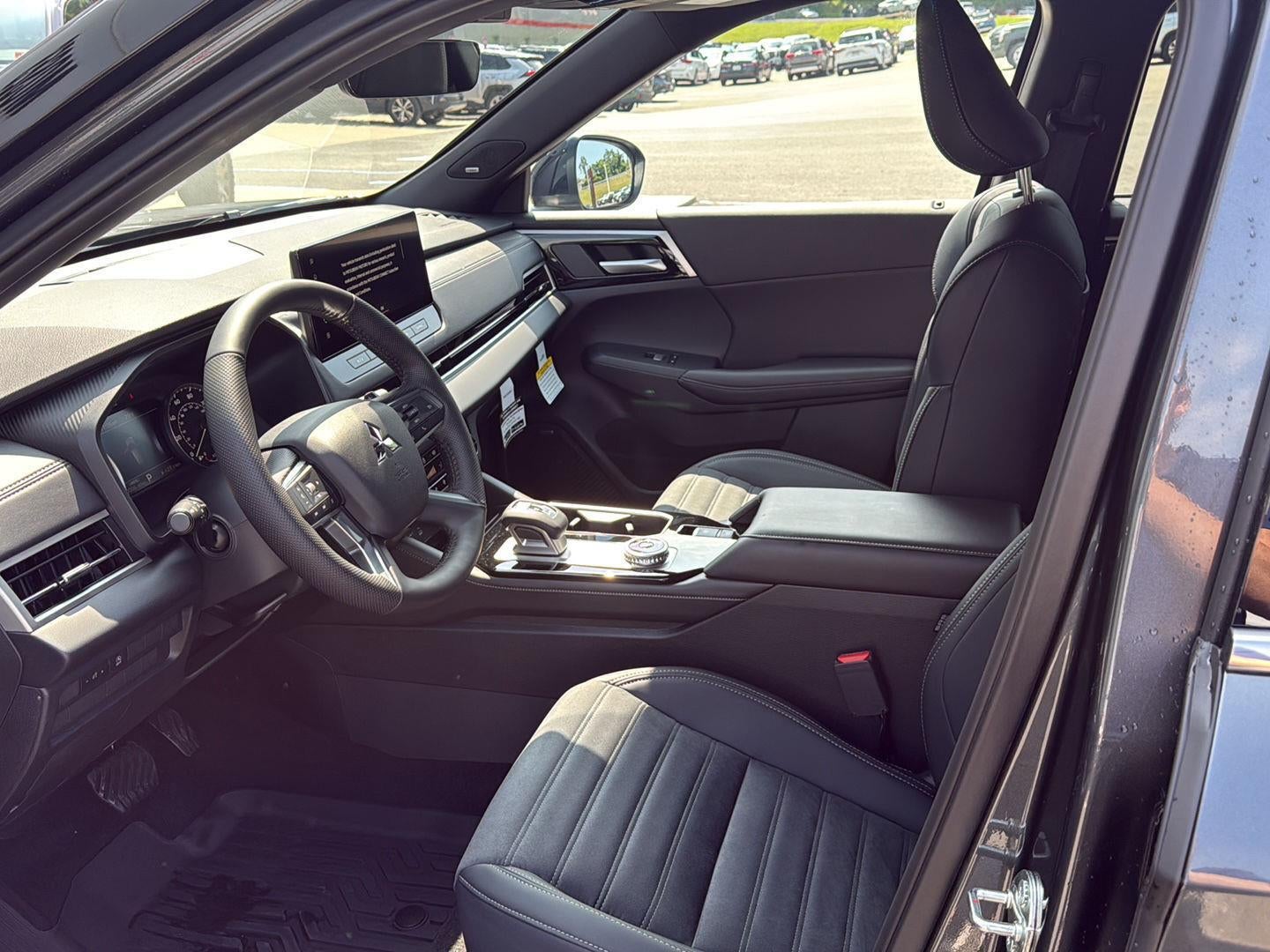 2026 Mitsubishi Outlander LE