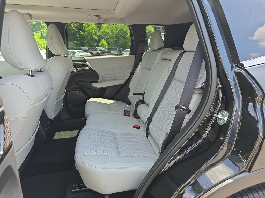 2025 Mitsubishi Outlander SEL