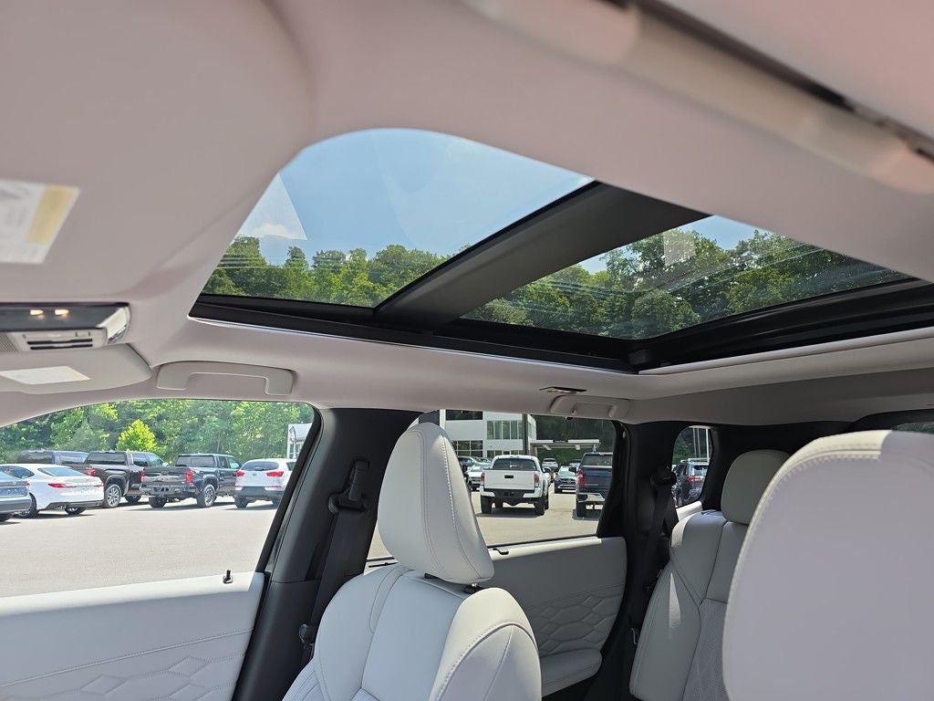 2025 Mitsubishi Outlander SEL