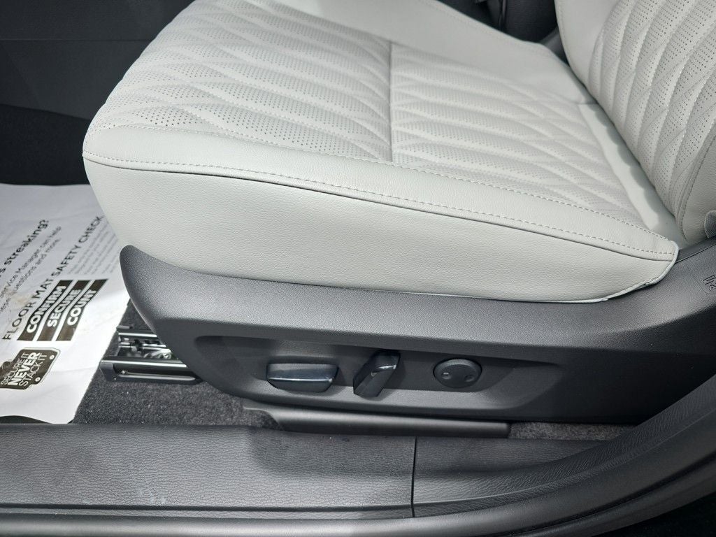 2025 Mitsubishi Outlander SEL Platinum