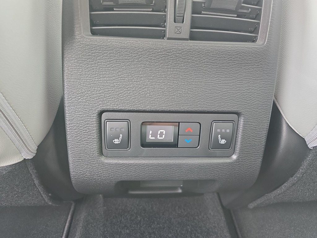 2025 Mitsubishi Outlander SEL Platinum