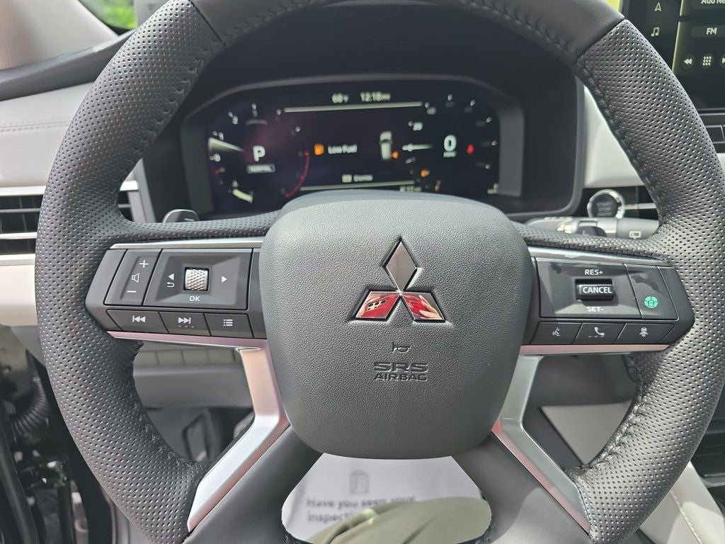 2025 Mitsubishi Outlander SEL Platinum