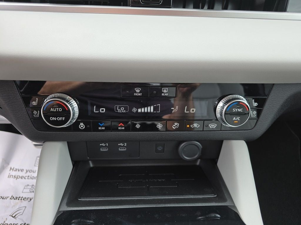 2025 Mitsubishi Outlander SEL Platinum