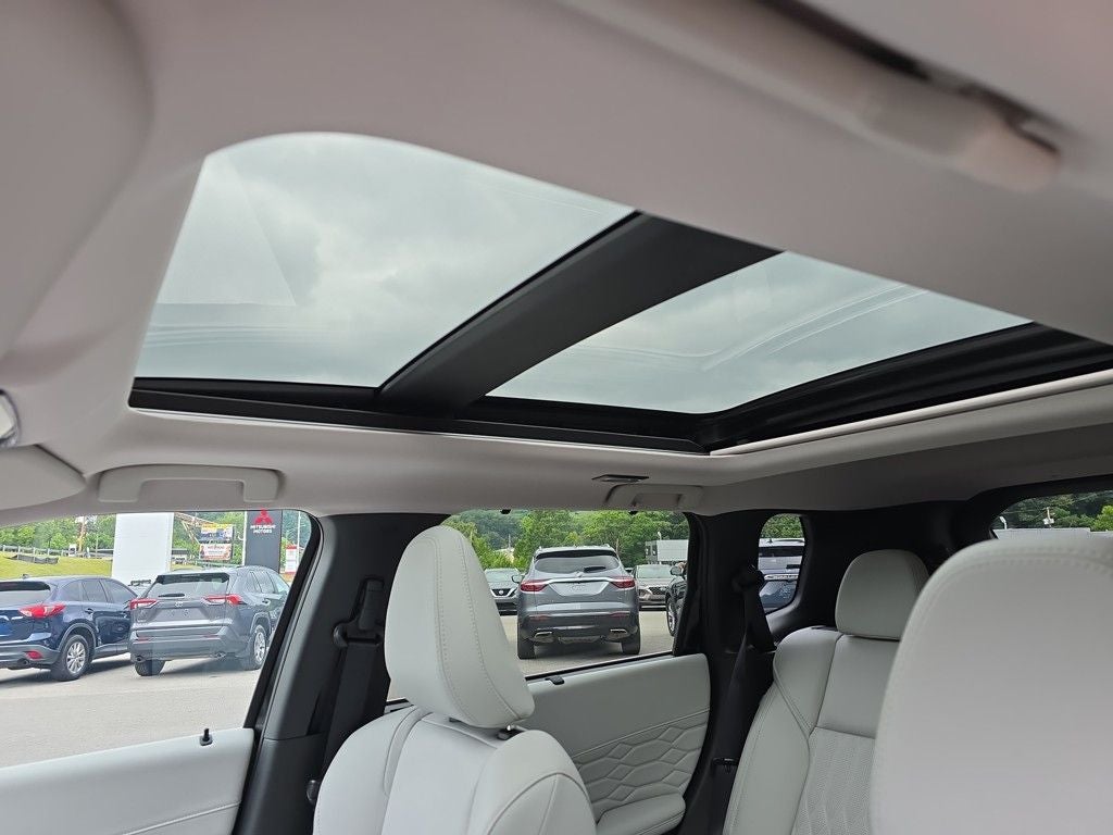 2025 Mitsubishi Outlander SEL Platinum