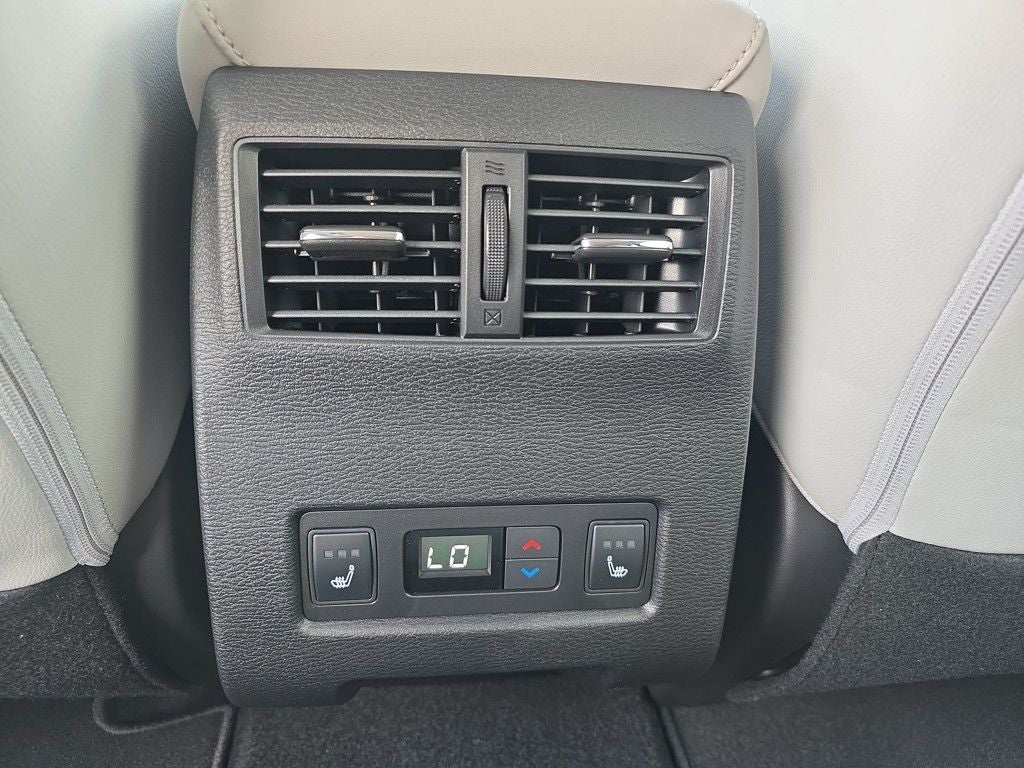 2025 Mitsubishi Outlander SEL