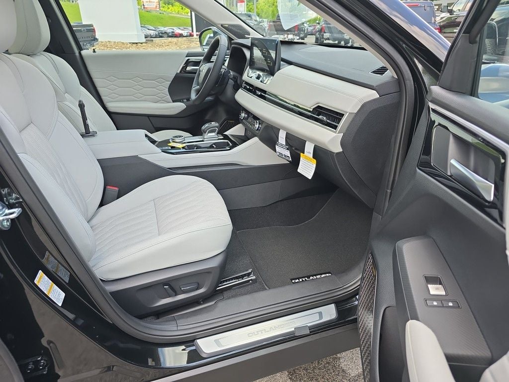 2025 Mitsubishi Outlander SEL