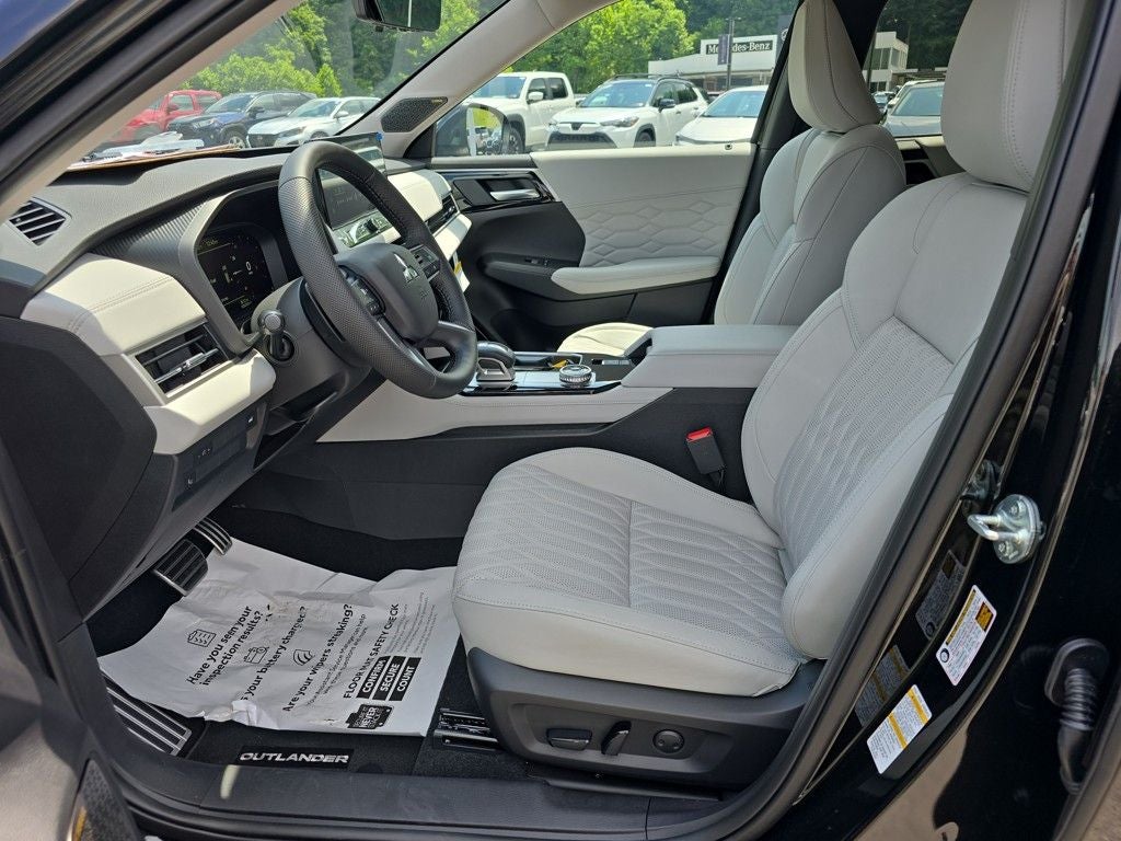 2025 Mitsubishi Outlander SEL