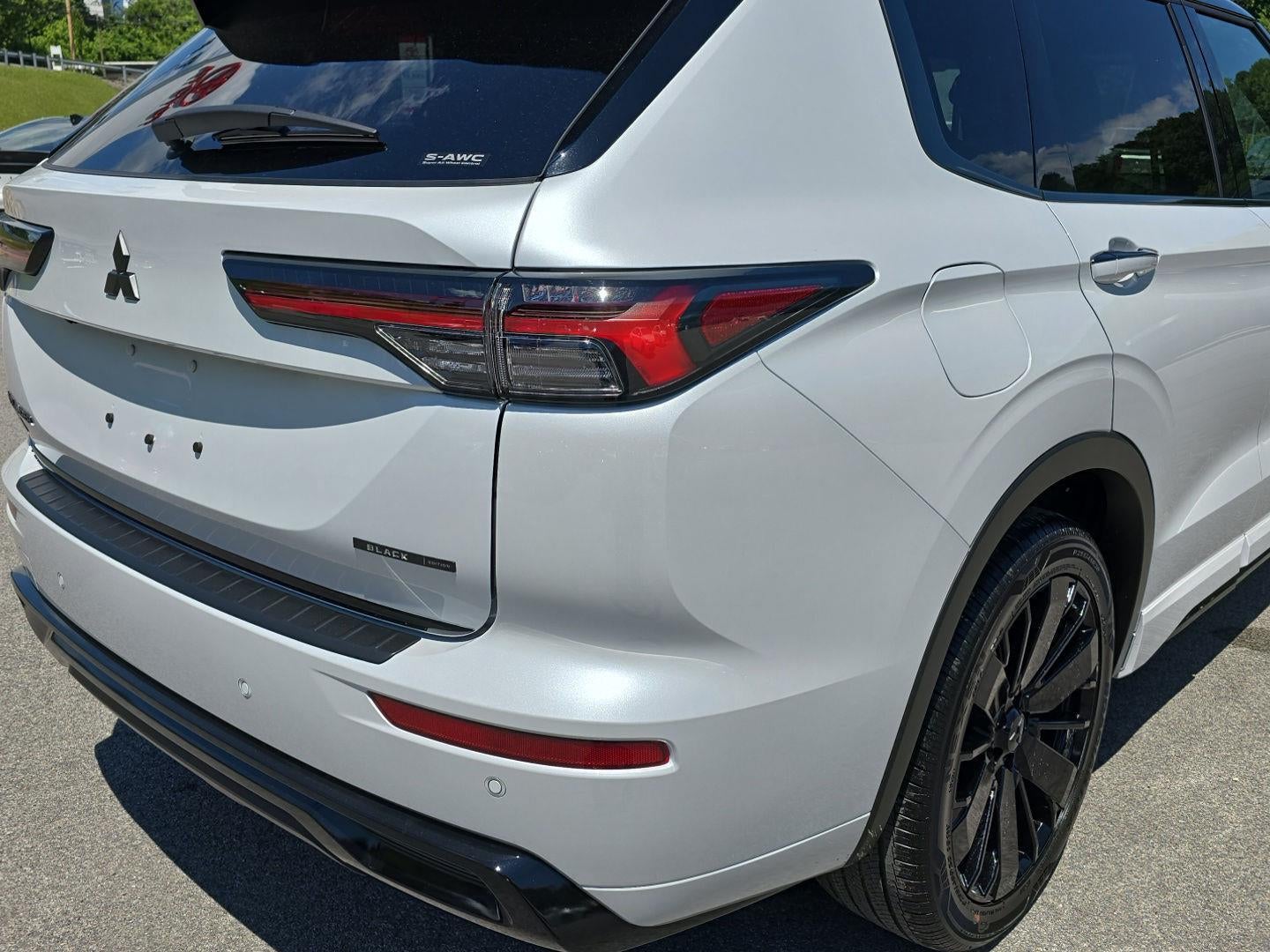 2026 Mitsubishi Outlander Black Edition