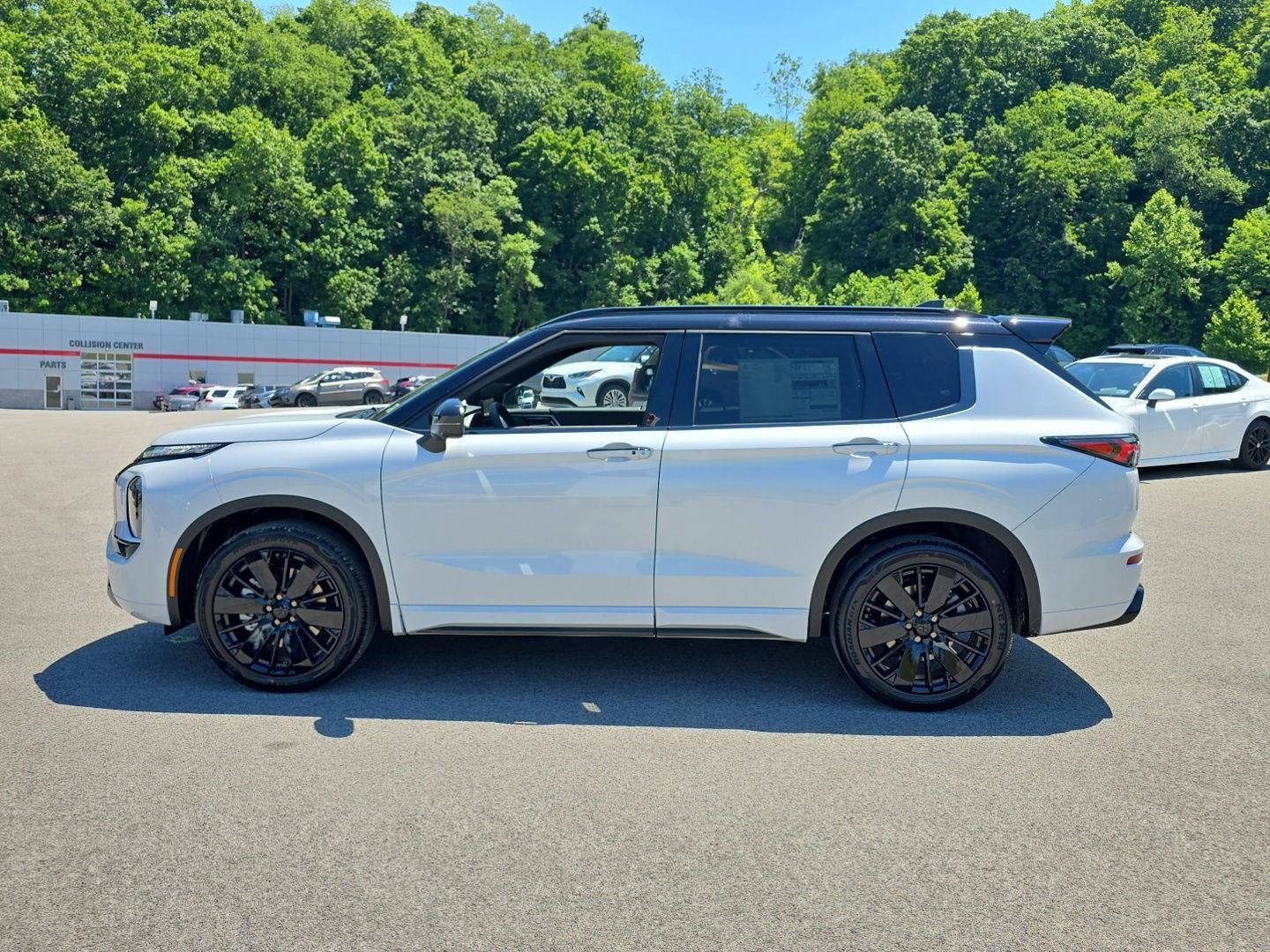 2026 Mitsubishi Outlander Black Edition