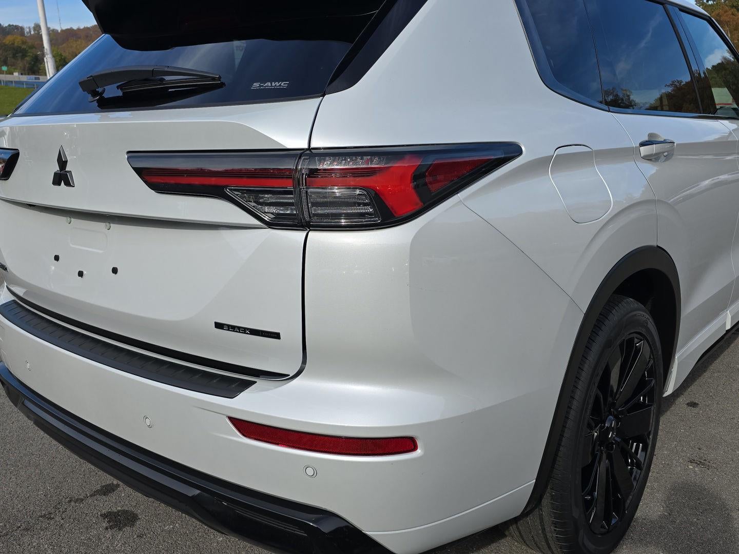 2027 Mitsubishi OUTLANDER BLACK EDITION S-AWC