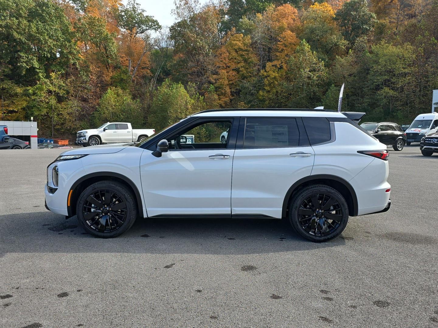 2027 Mitsubishi OUTLANDER BLACK EDITION S-AWC