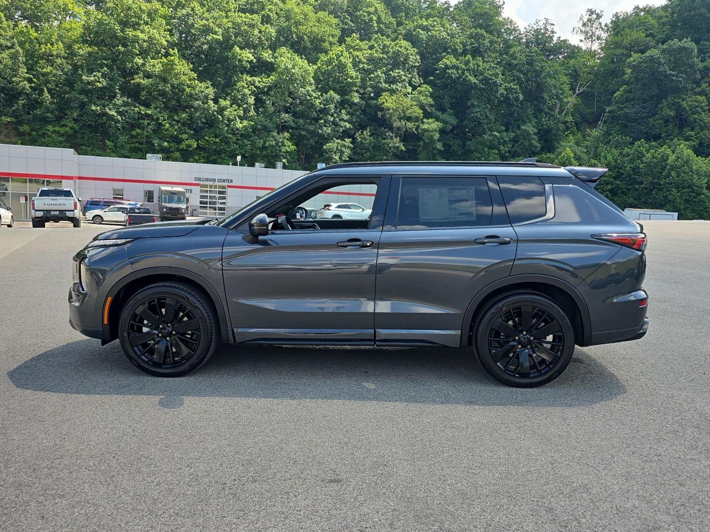 2026 Mitsubishi Outlander Black Edition