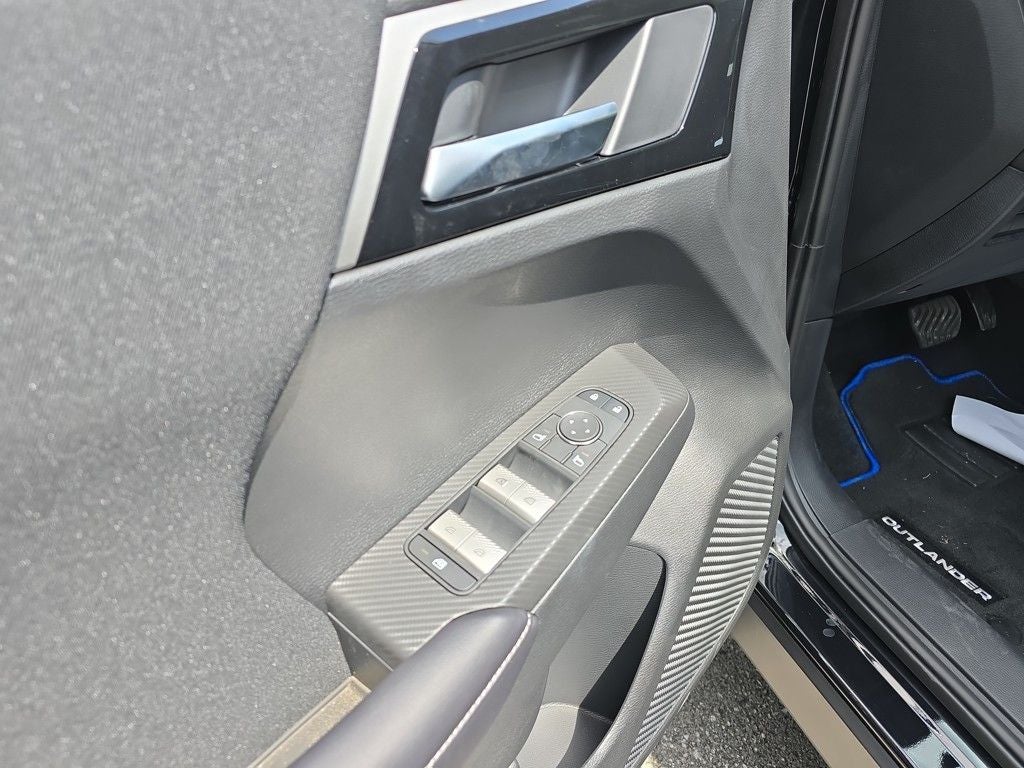 2025 Mitsubishi Outlander PHEV ES