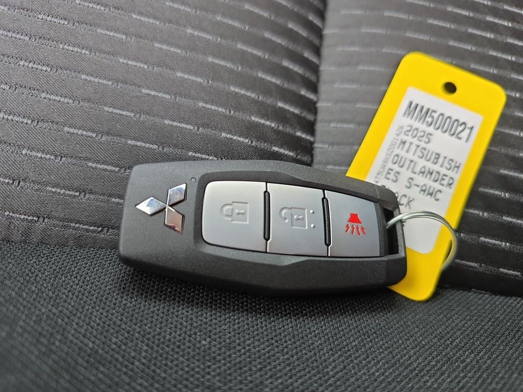 2025 Mitsubishi Outlander PHEV ES