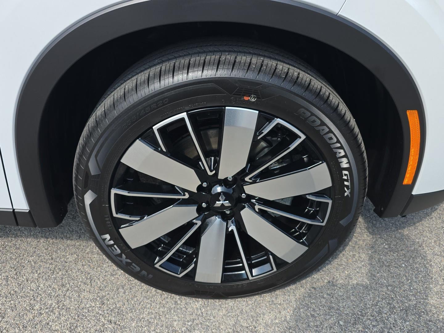 2026 Mitsubishi Outlander Plug-In Hybrid SE