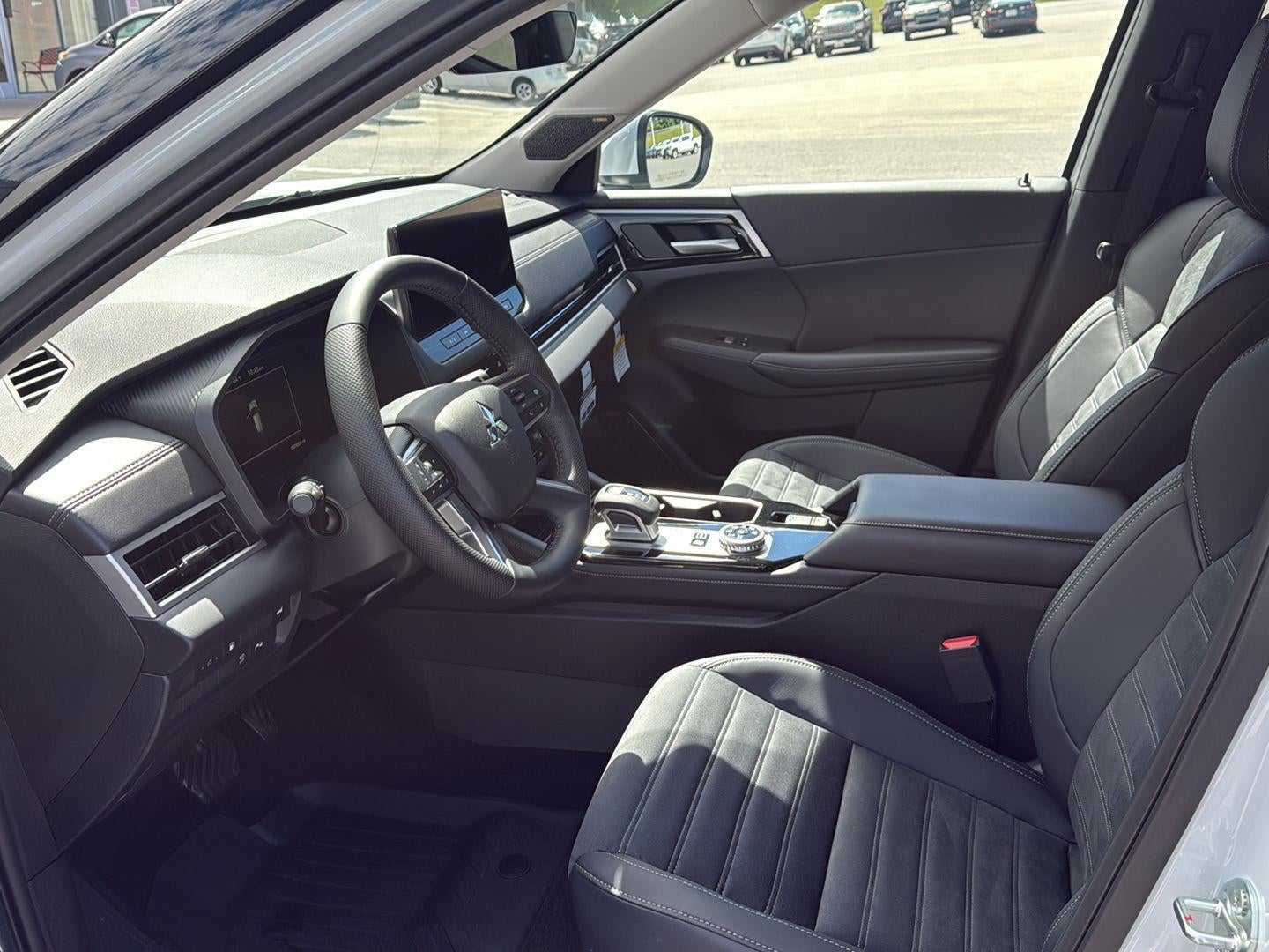 2026 Mitsubishi OUTLANDER PLUG-IN HYBRID SE S-AWC
