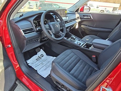 2025 Mitsubishi Outlander PHEV SE