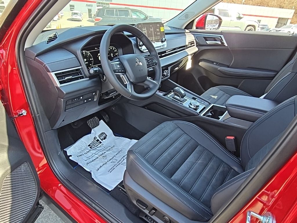 2025 Mitsubishi Outlander PHEV SE