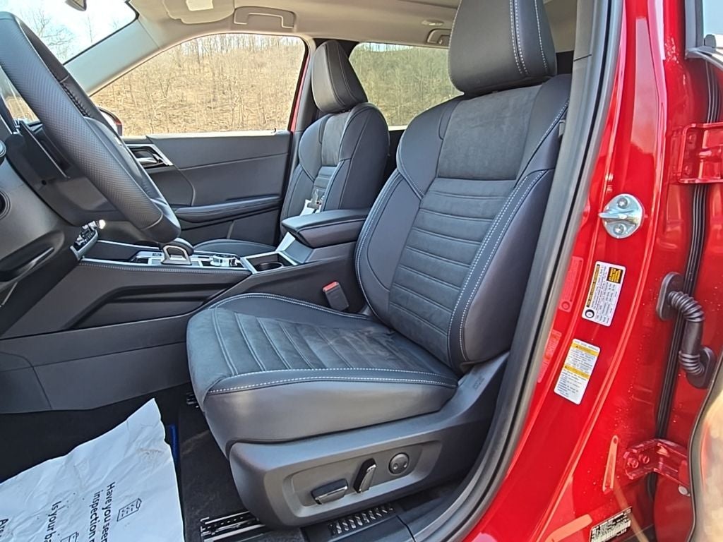 2025 Mitsubishi Outlander PHEV SE