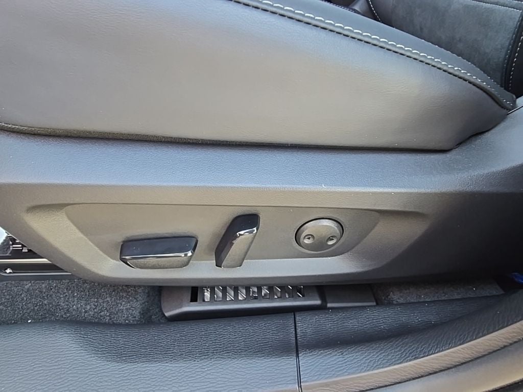 2025 Mitsubishi Outlander PHEV SE