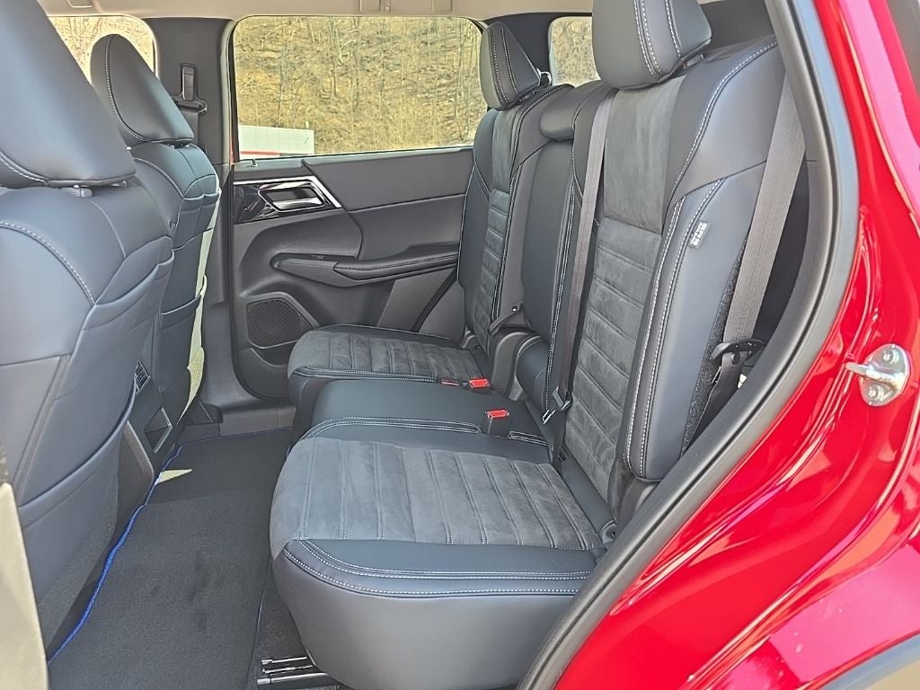 2025 Mitsubishi Outlander PHEV SE