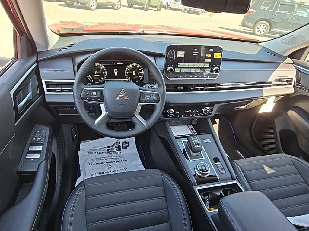 2025 Mitsubishi Outlander PHEV SE