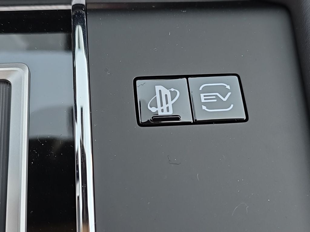 2025 Mitsubishi Outlander PHEV SE