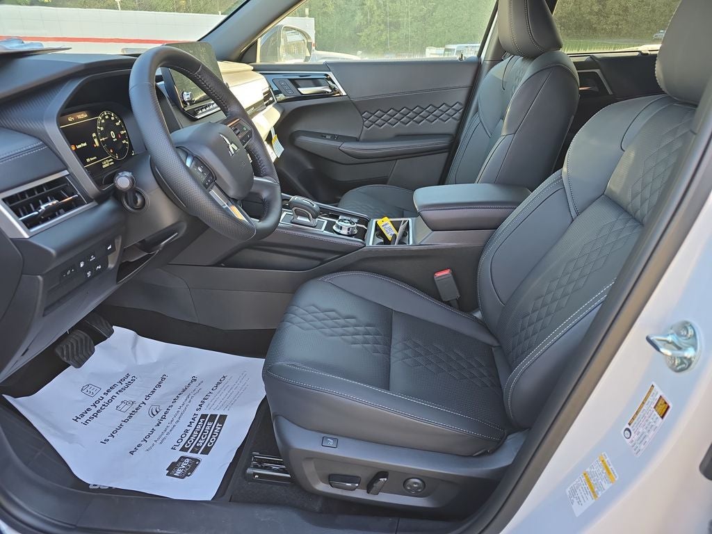 2025 Mitsubishi Outlander PHEV SEL Black Edition