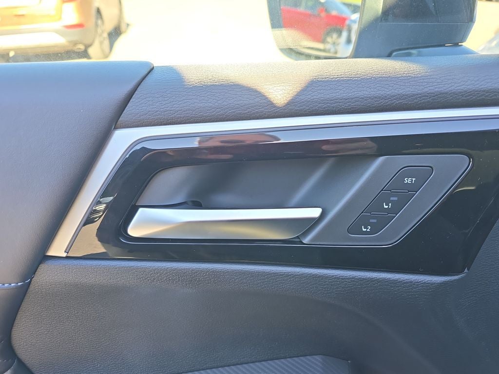 2025 Mitsubishi Outlander PHEV SEL Black Edition