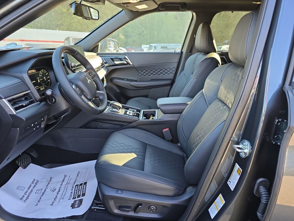 2025 Mitsubishi Outlander PHEV SEL Black Edition