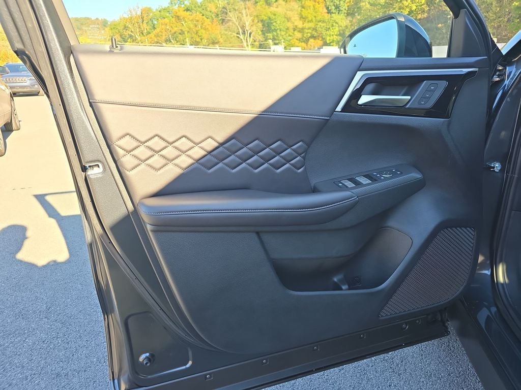 2025 Mitsubishi Outlander PHEV SEL Black Edition