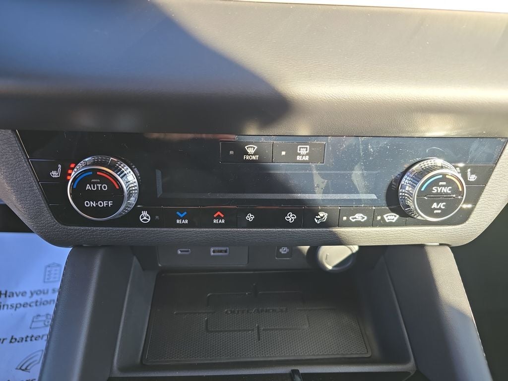 2025 Mitsubishi Outlander PHEV SEL Black Edition