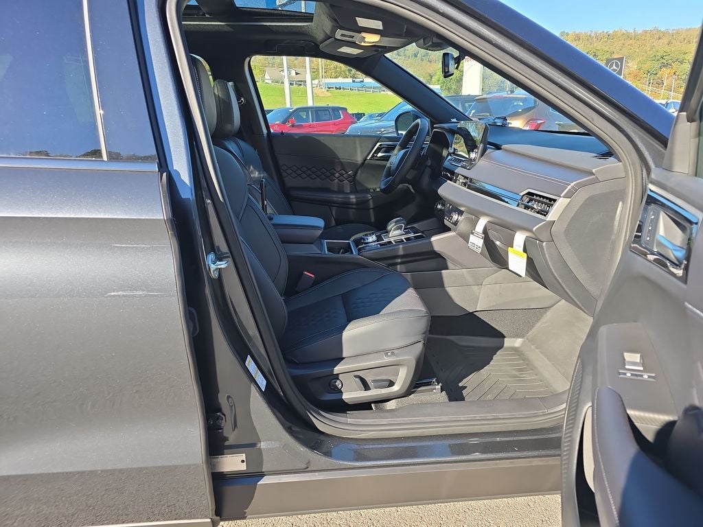 2025 Mitsubishi Outlander PHEV SEL Black Edition