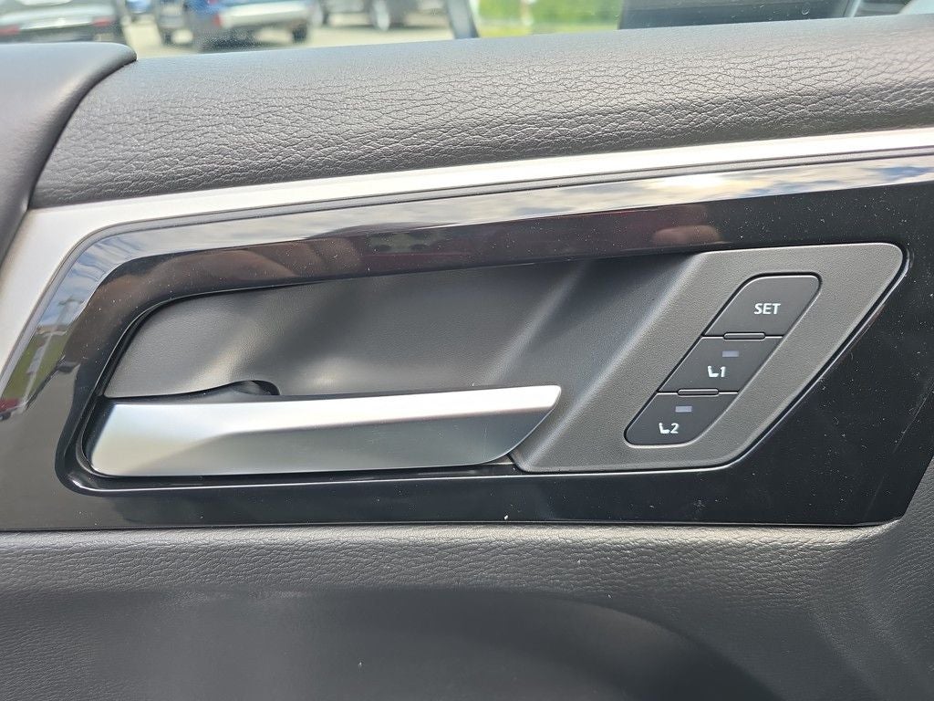 2025 Mitsubishi Outlander PHEV SEL Black Edition